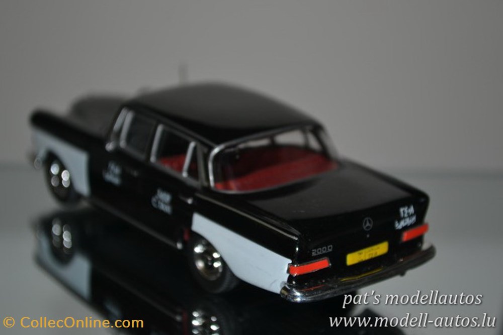 Mercedes 200D Taxi Le Caire 1964 4 modeles reduits mercedes 200d taxi le caire 1964