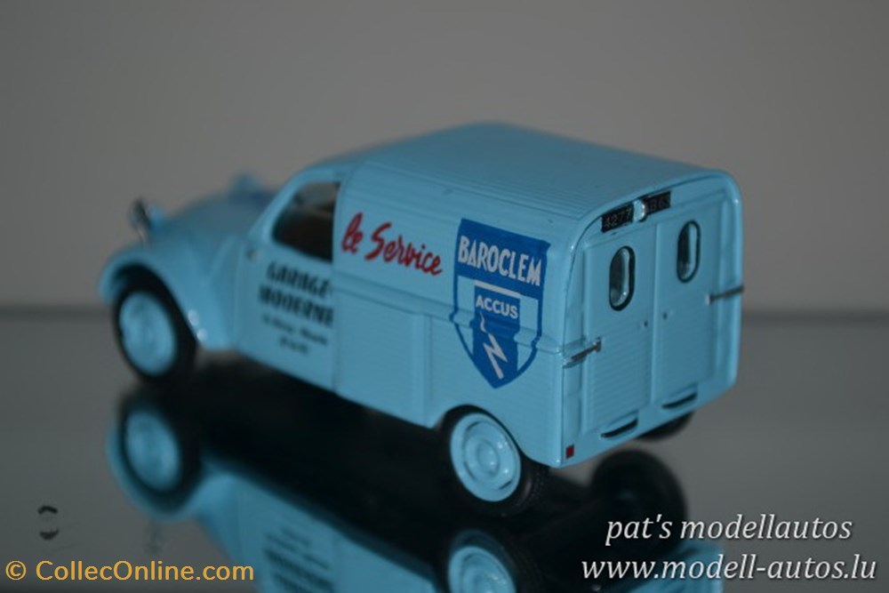 modeles reduits 2cv azu garage moderne