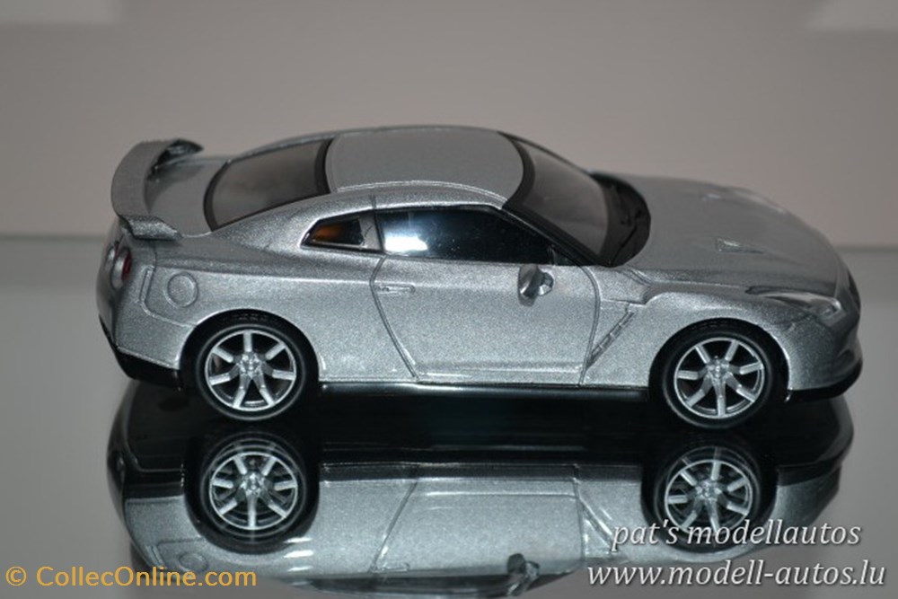 modeles reduits voitures nissan gt r