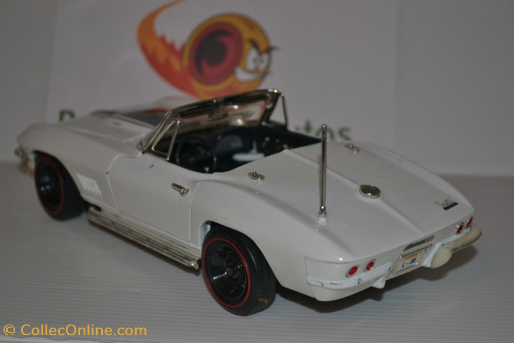 Chevrolet Corvette Convertible 3 modeles reduits chevrolet corvette convertible