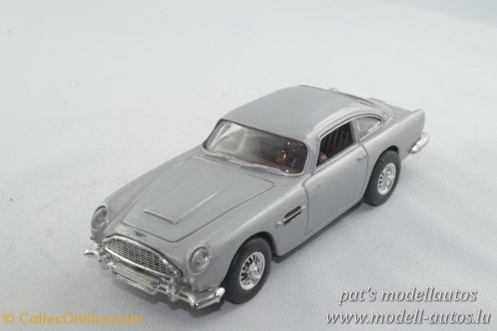 modeles reduits aston martin