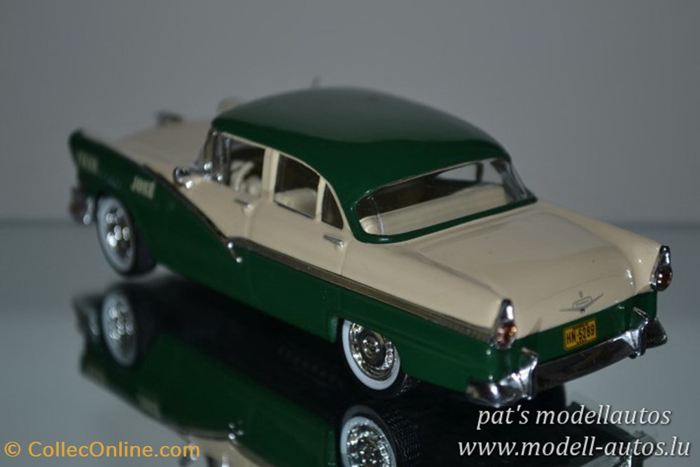 Ford Fairlane Havanne Taxi 1956 4 modeles reduits ford fairlane havanne taxi 1956