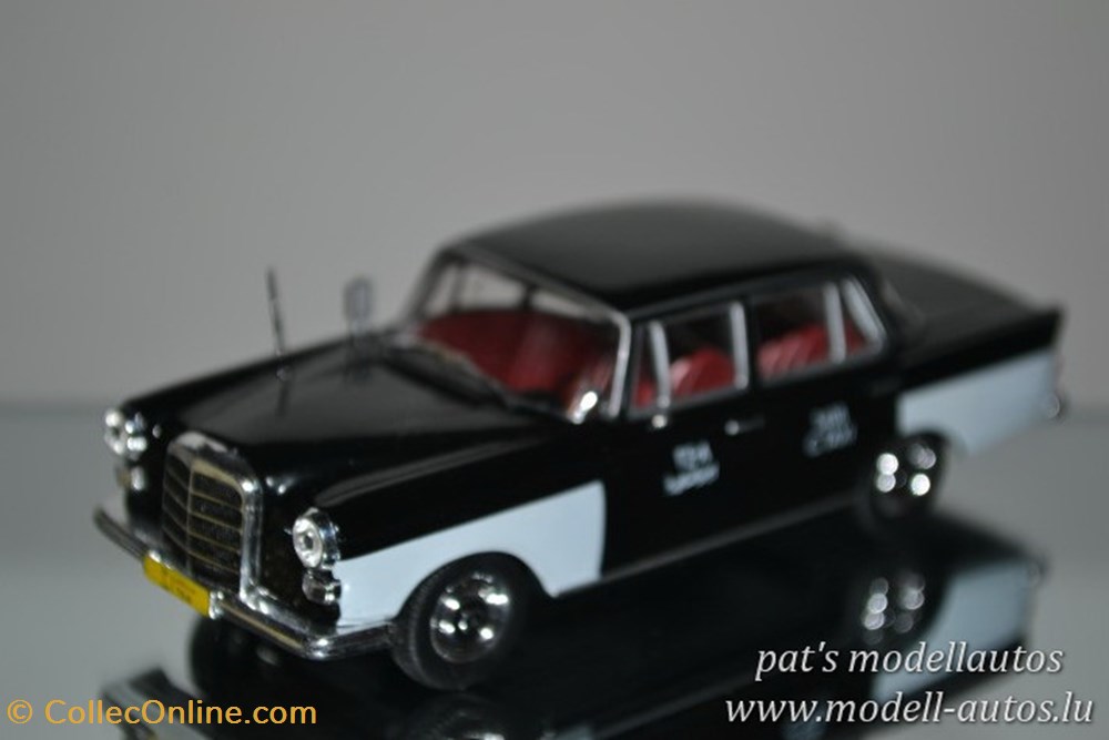 Mercedes 200D Taxi Le Caire 1964 3 modeles reduits mercedes 200d taxi le caire 1964