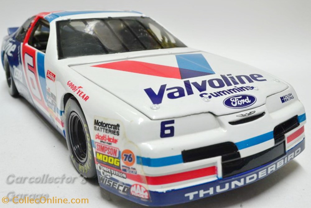 Ford Thunderbird "Mark Martin" 3 modeles reduits ford thunderbird mark martin