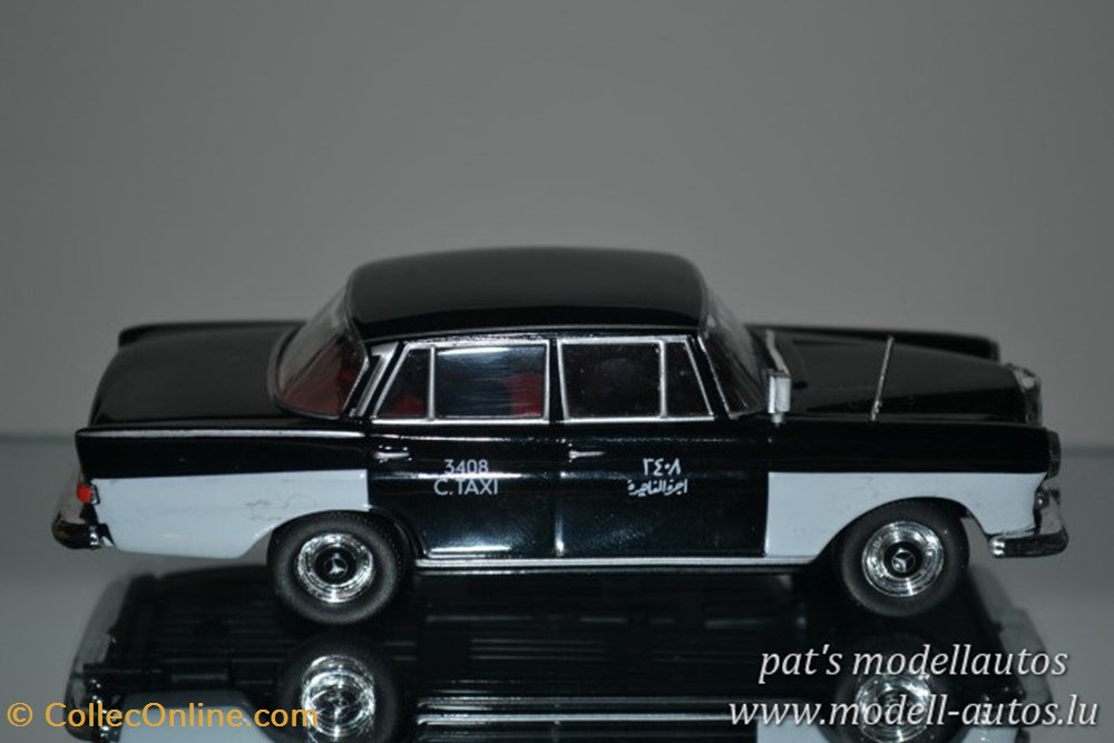 Mercedes 200D Taxi Le Caire 1964 2 modeles reduits mercedes 200d taxi le caire 1964