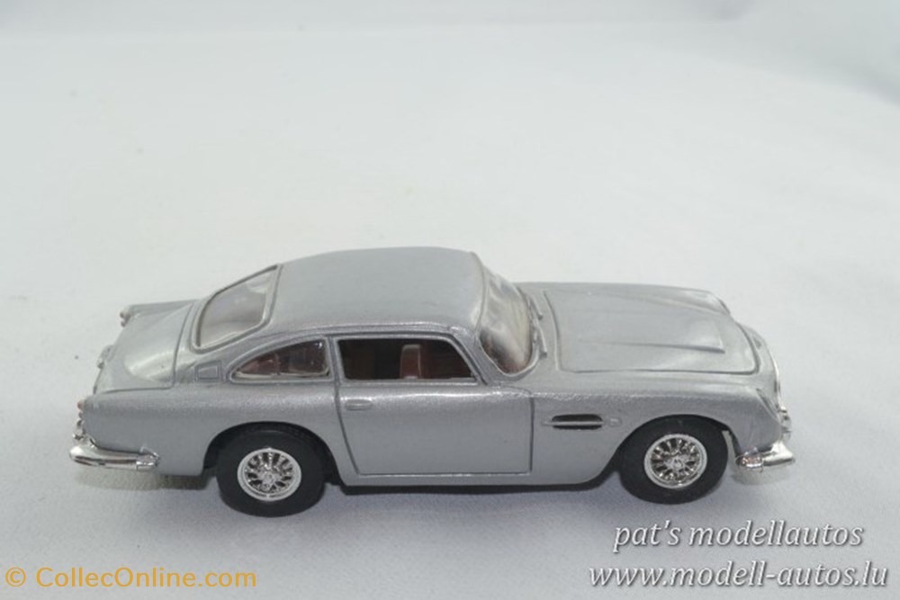 modeles reduits aston martin