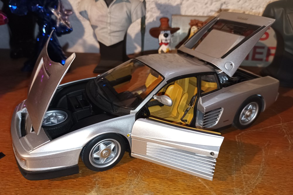 1984 Testarossa grise Hot Wheels modeles reduits 1984 testarossa grise hot wheels