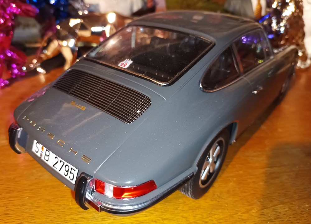 modeles reduits porsche 911 s steve mcqueen 1970 gris ardoise norev