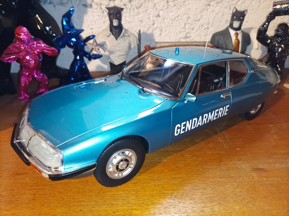 Citroën SM Gendarmerie 1973 Bleu Brégançon Norev 424/800 modeles reduits citroen sm gendarmerie 1973 bleu bregancon norev 424 800