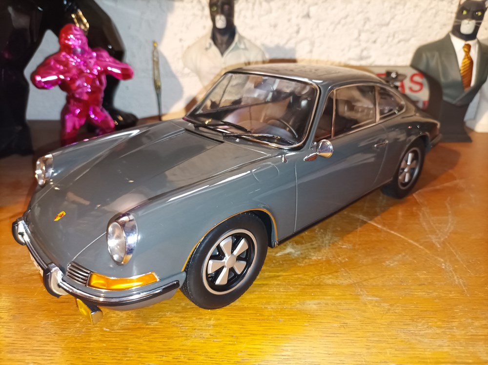 modeles reduits porsche 911 s steve mcqueen 1970 gris ardoise norev