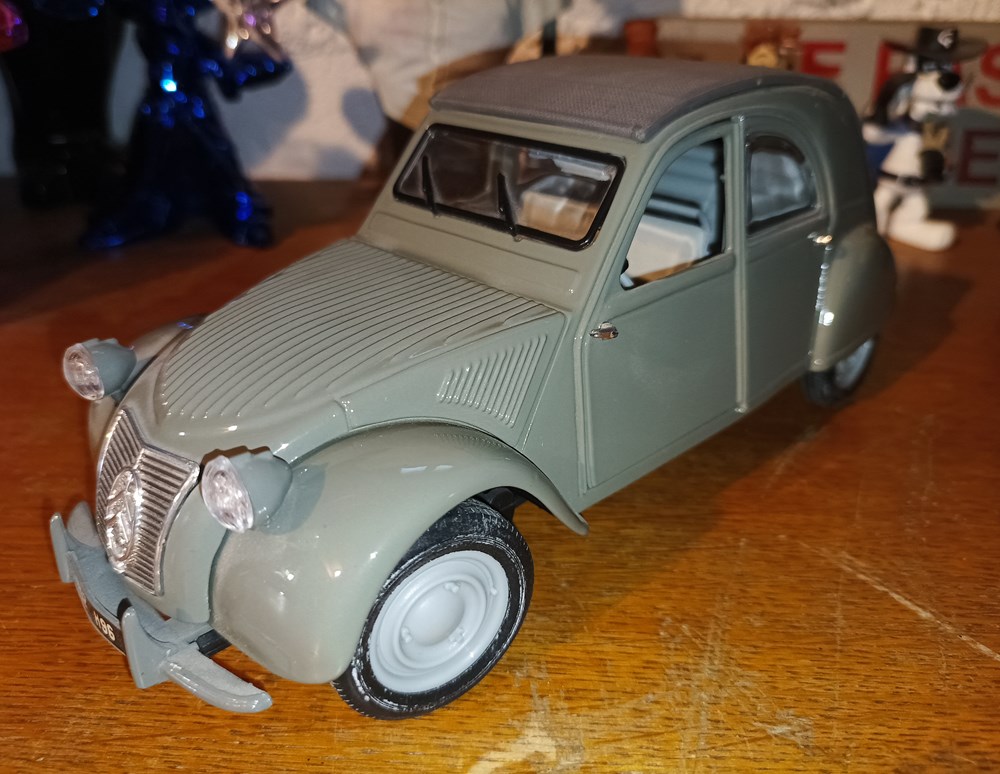2 cv 1952 Maisto modeles reduits 2 cv 1952 maisto