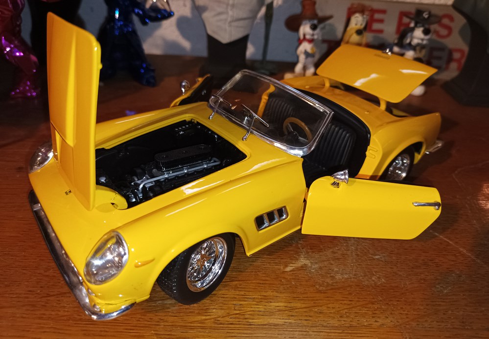 modeles reduits 1961 250 gt spider california hot wheels