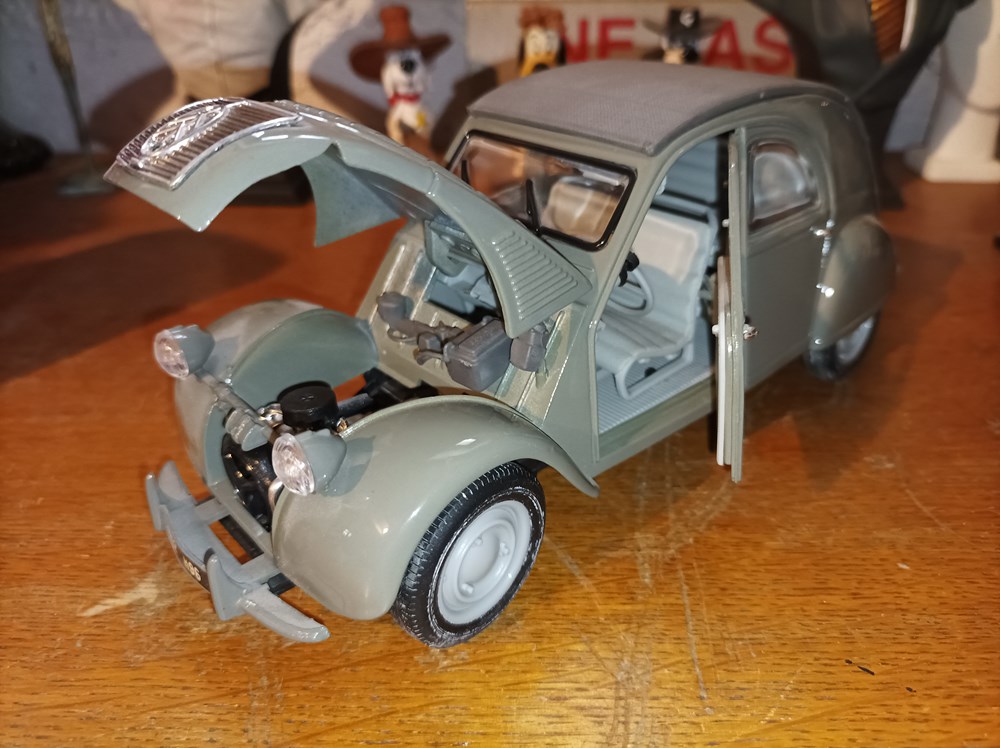 2 cv 1952 Maisto modeles reduits 2 cv 1952 maisto