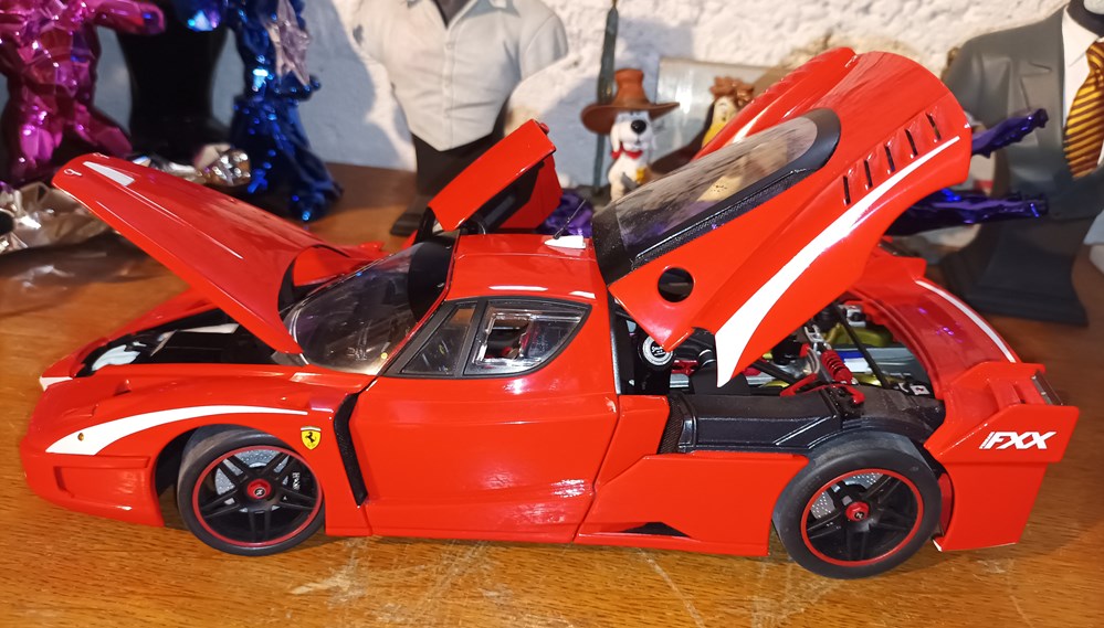 2008 FXX Evoluzione Hot Wheels modeles reduits 2008 fxx evoluzione hot wheels