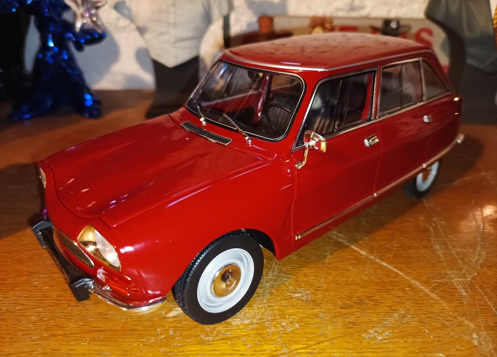 Ami 8 Club 1969 Massena Rouge 300pcs Norev modeles reduits ami 8 club 1969 massena rouge 300pcs norev