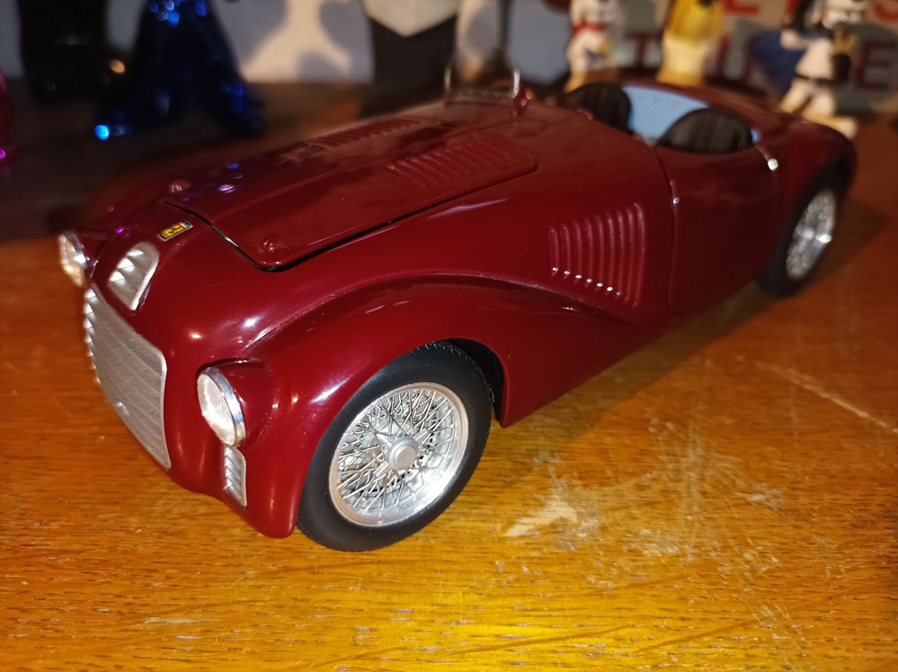 modeles reduits 1947 125 s grenat hotwheels