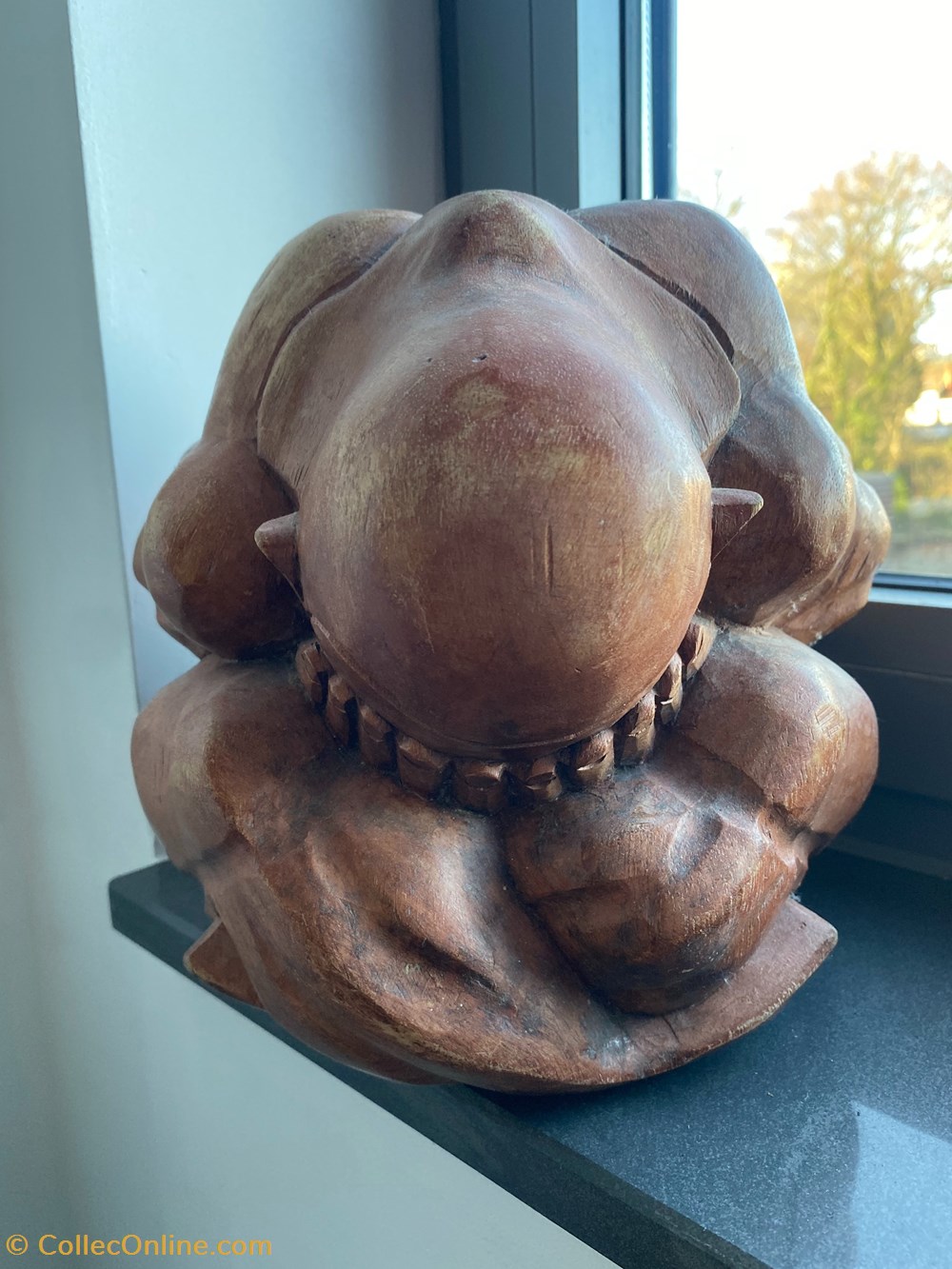 art antiquites statue en bois de meditation du bouddha pleureur yogi