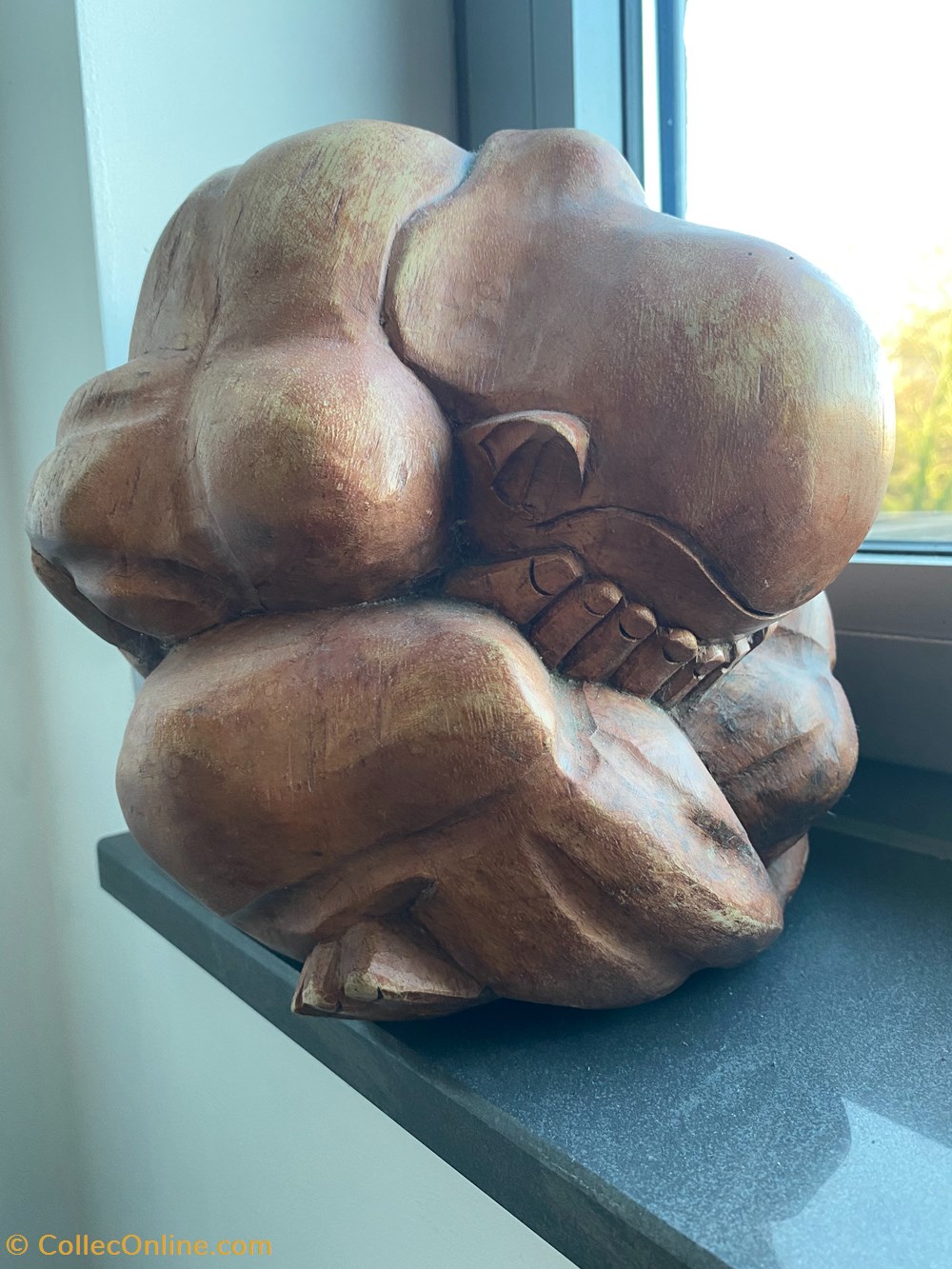 art antiquites statue en bois de meditation du bouddha pleureur yogi