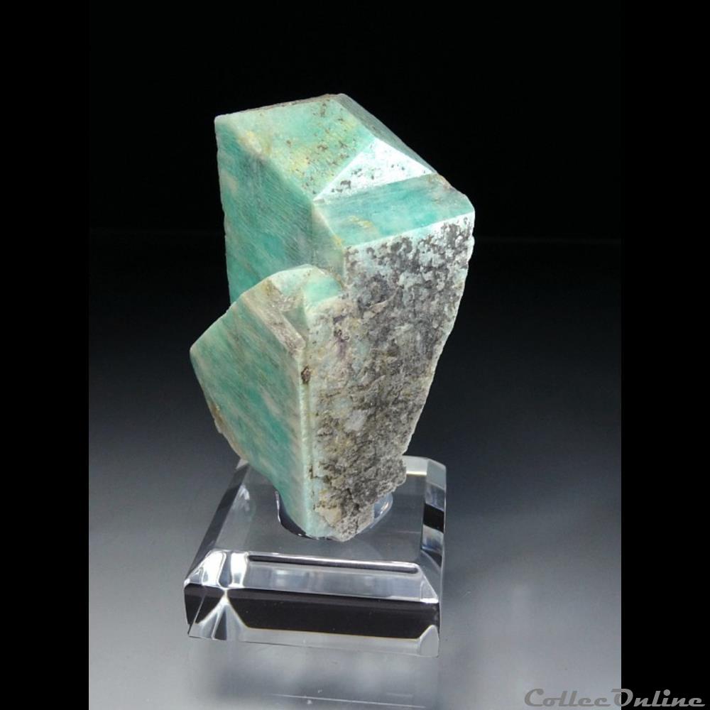Amazonite (macle) mineraux meteorites microcline amazonite macle