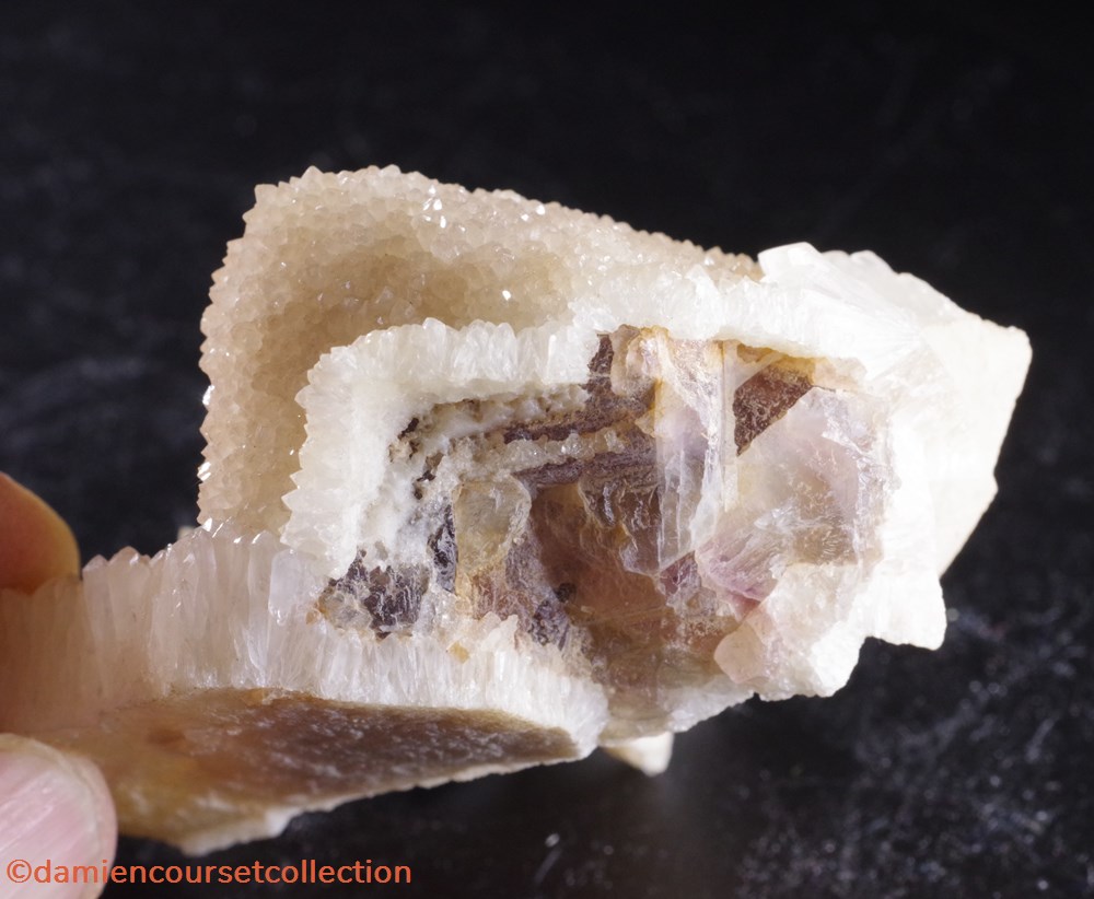 2 Fluorites, Langeac et Fontsante 2 mineraux meteorites 2 fluorites langeac et fontsante