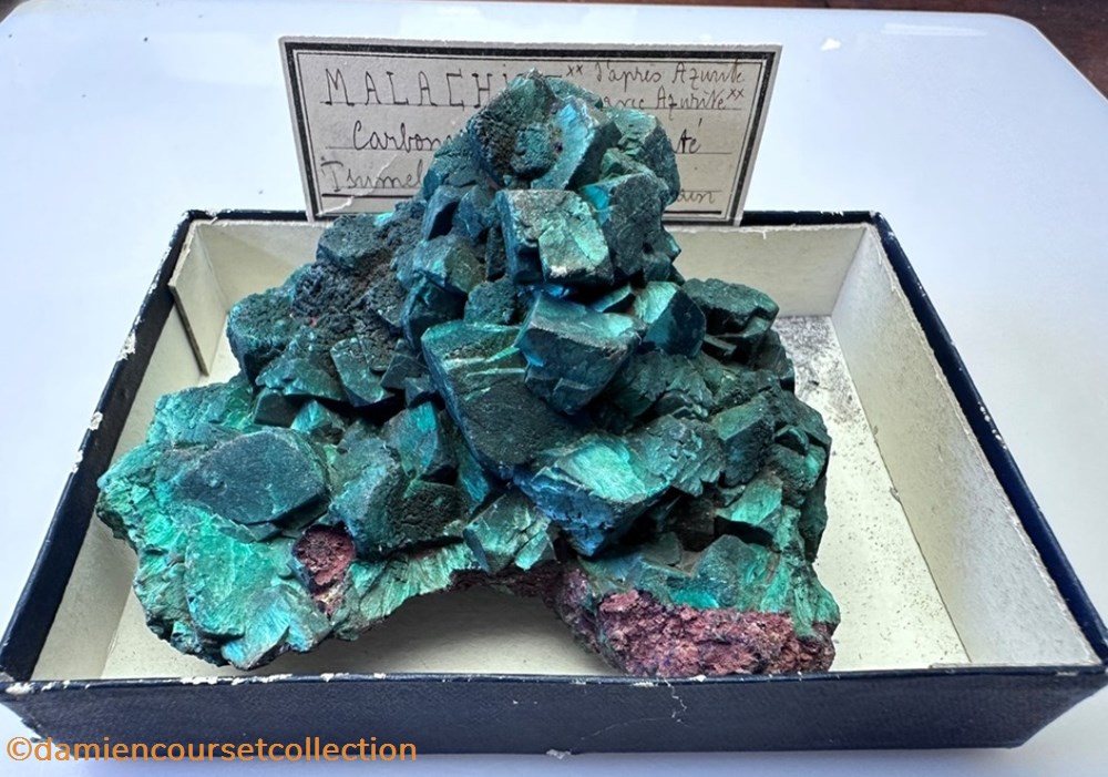 Malachite pseudomorphe après Azurite (Tsumeb) mineraux meteorites malachite pseudomorphe apres azurite tsumeb