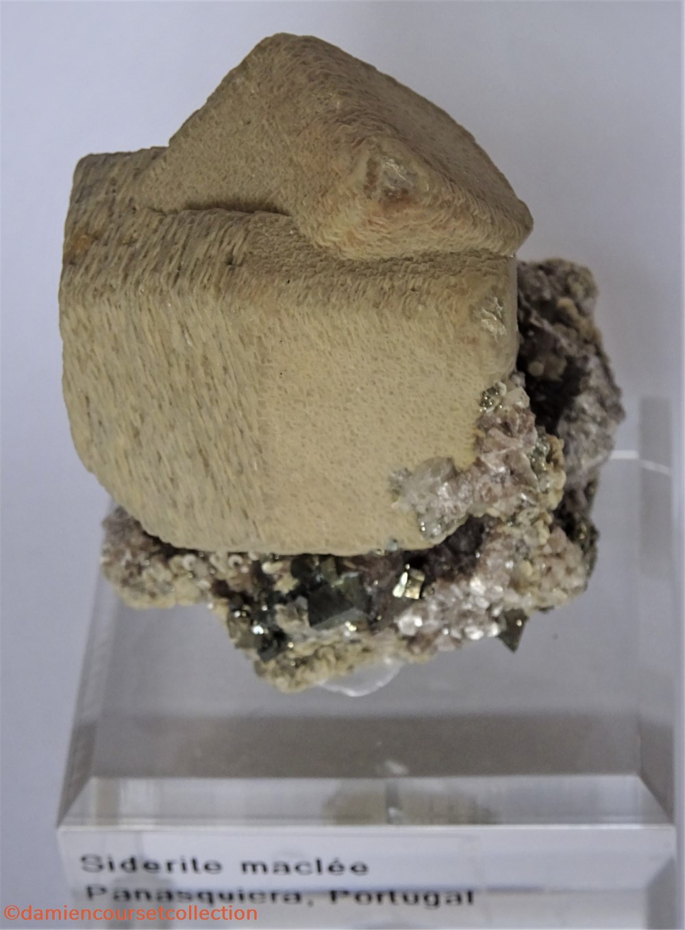 Sidérite 3 mineraux meteorite siderite