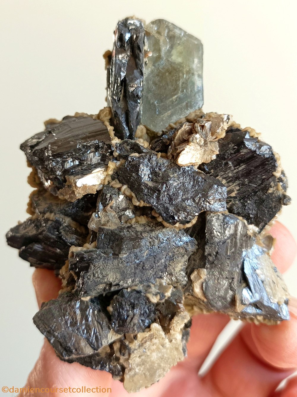 mineraux meteorites wolframite apatite et siderite