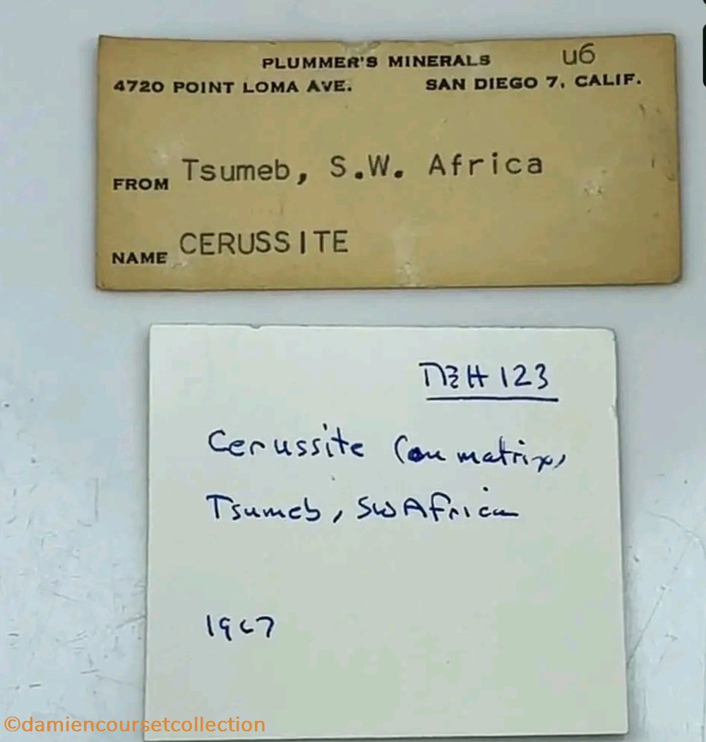 Cerusite maclée, Tsumeb 5 mineraux meteorites cerusite maclee tsumeb