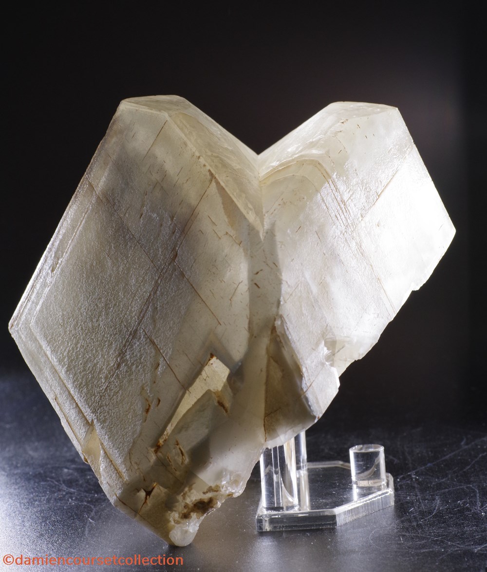 Calcite XXL (Chimay) 2 mineraux meteorites macle calcite xxl chimay