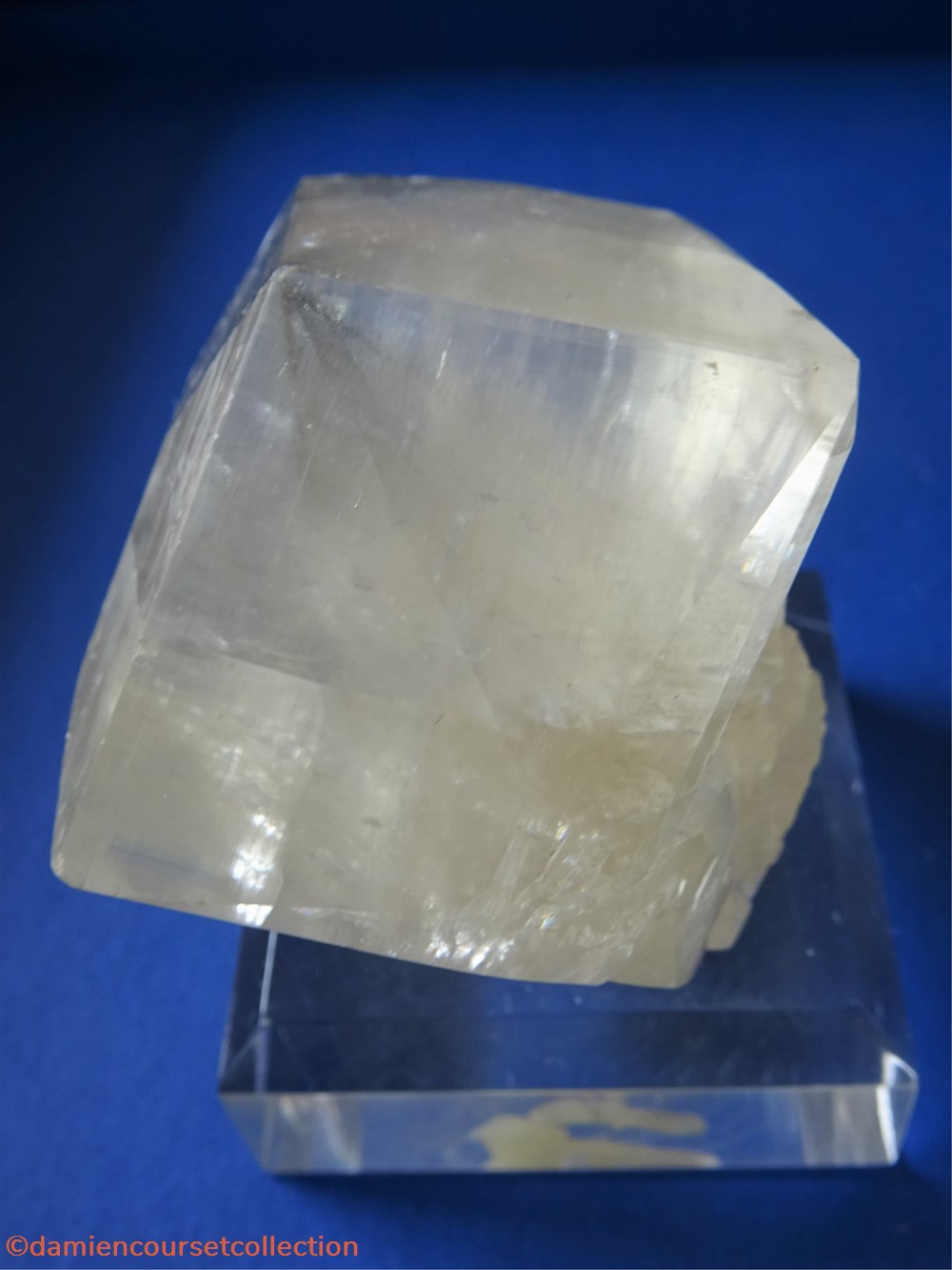 Calcite (sceptre) 3 mineraux meteorites calcite sceptre