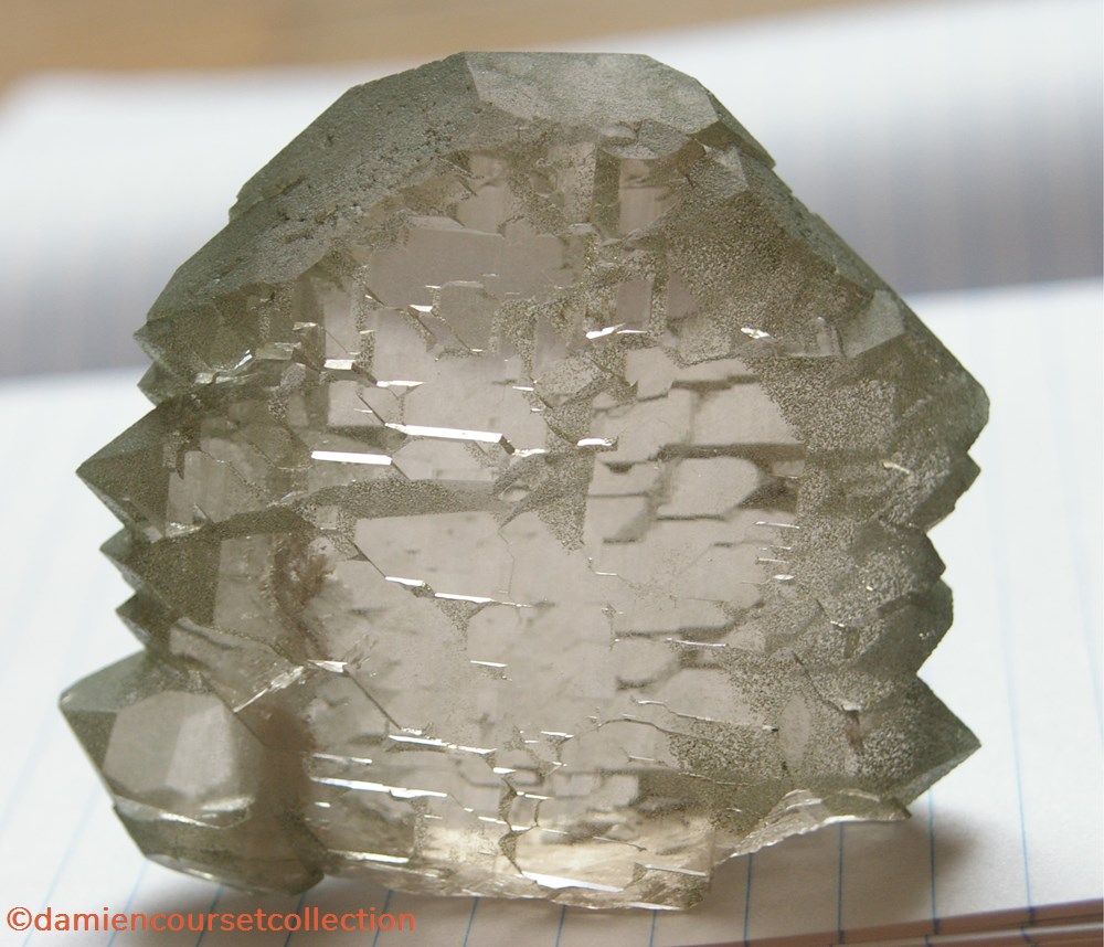 Gwindel - Talèfre - France 2 mineraux meteorites quartz gwindel talefre france