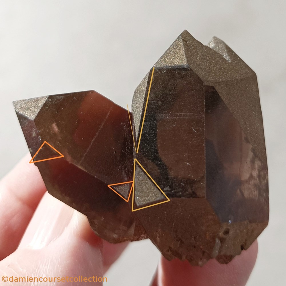 Quartz fumé (macles du Dauphiné) mineraux meteorites quartz fume macles du dauphine