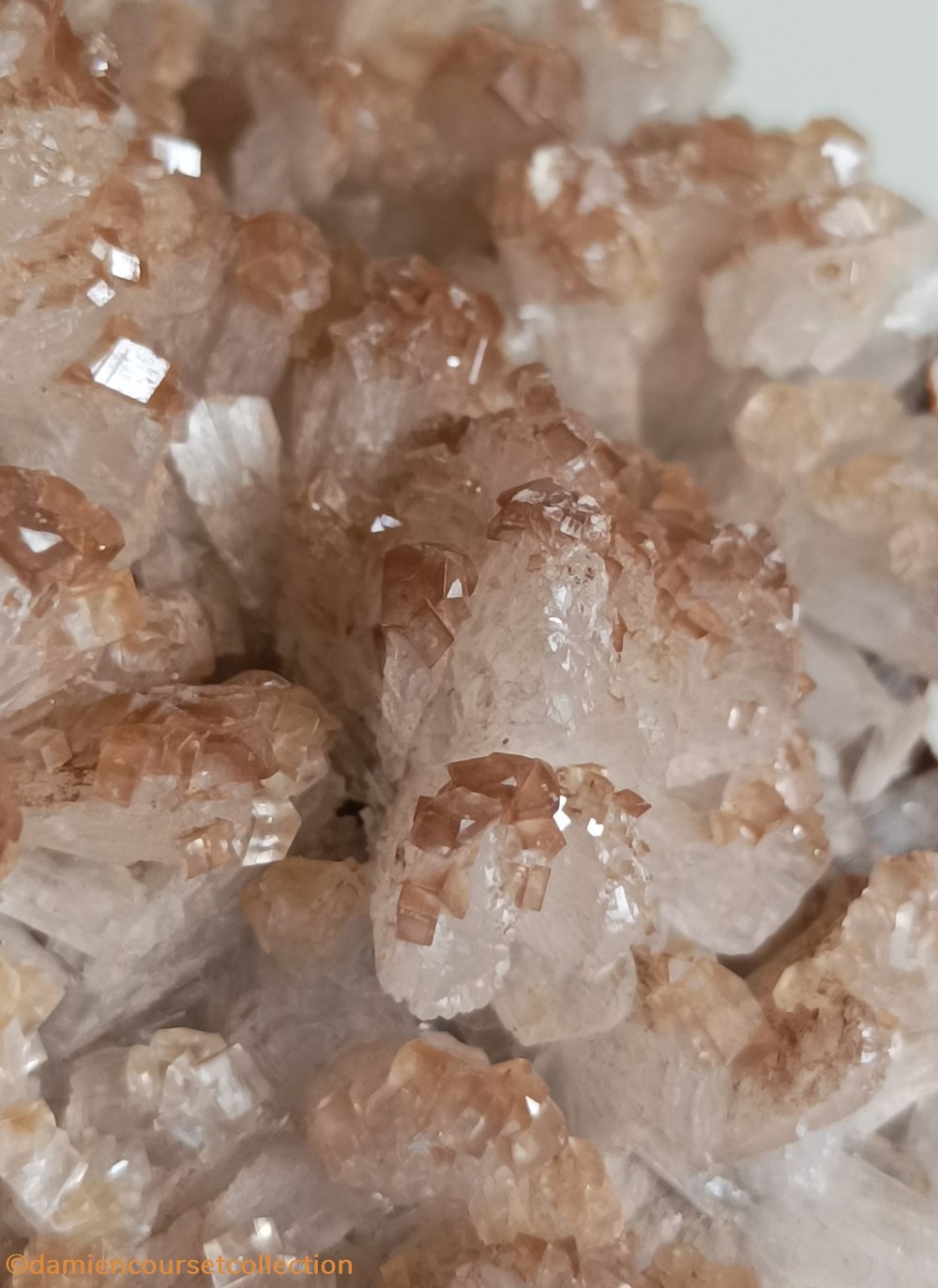 Hemimorphite 5 mineraux meteorites hemimorphite