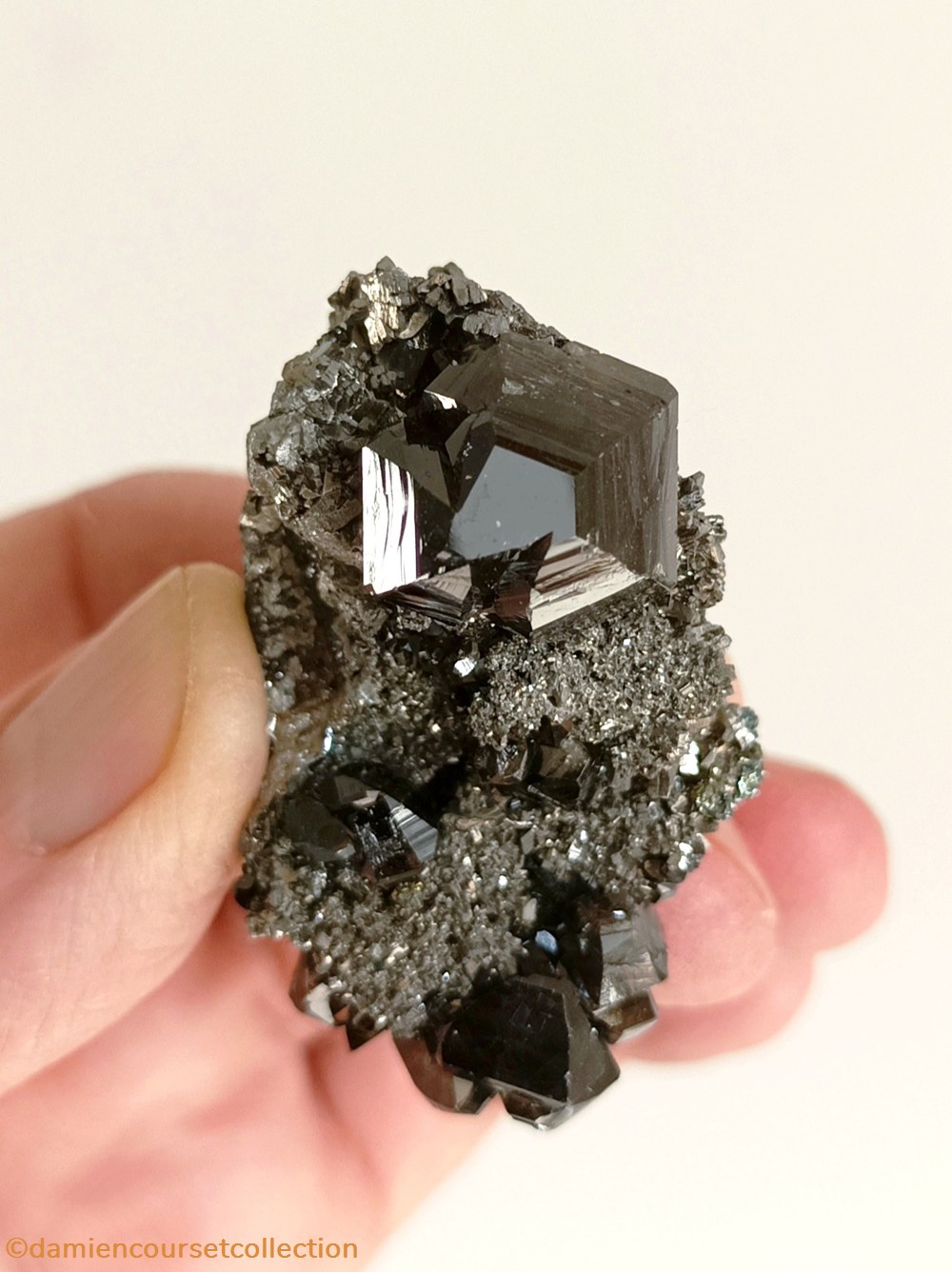 Cassitérite sur Arsénopyrite 4 mineraux meteorites cassiterite sur arsenopyrite