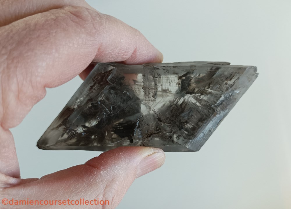 Gypse - Monteynard mineraux meteorites selenite gypse monteynard