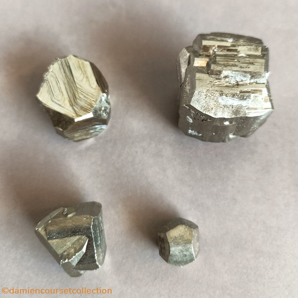 Divers cristaux de Pyrite, Ambas Aguas (Espagne) 2 mineraux meteorites divers cristaux de pyrite ambas aguas espagne