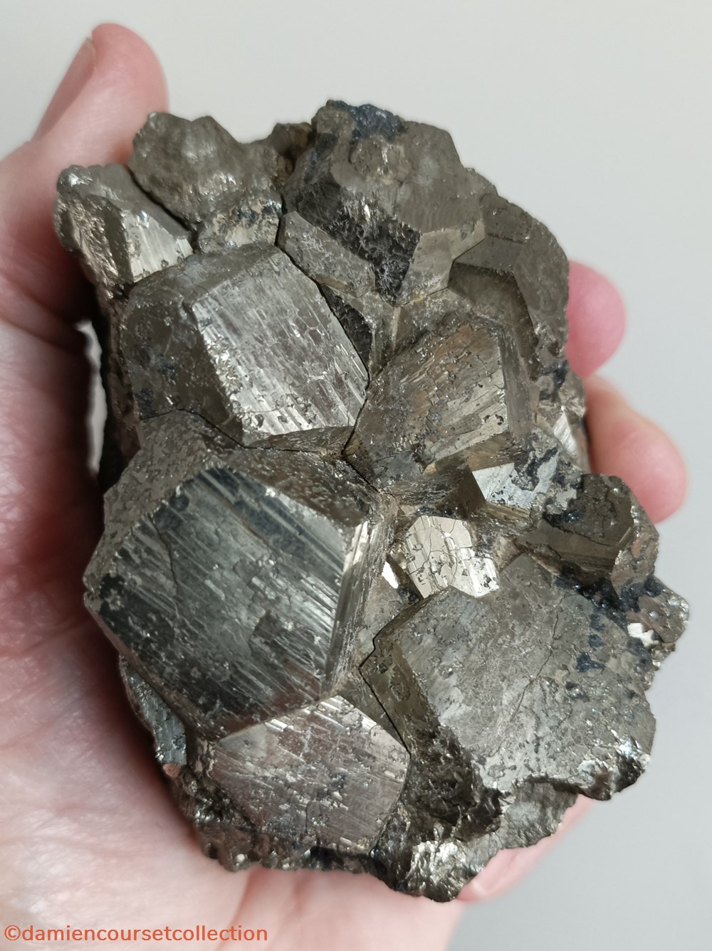 mineraux meteorites pyrite et hematite ile elbe
