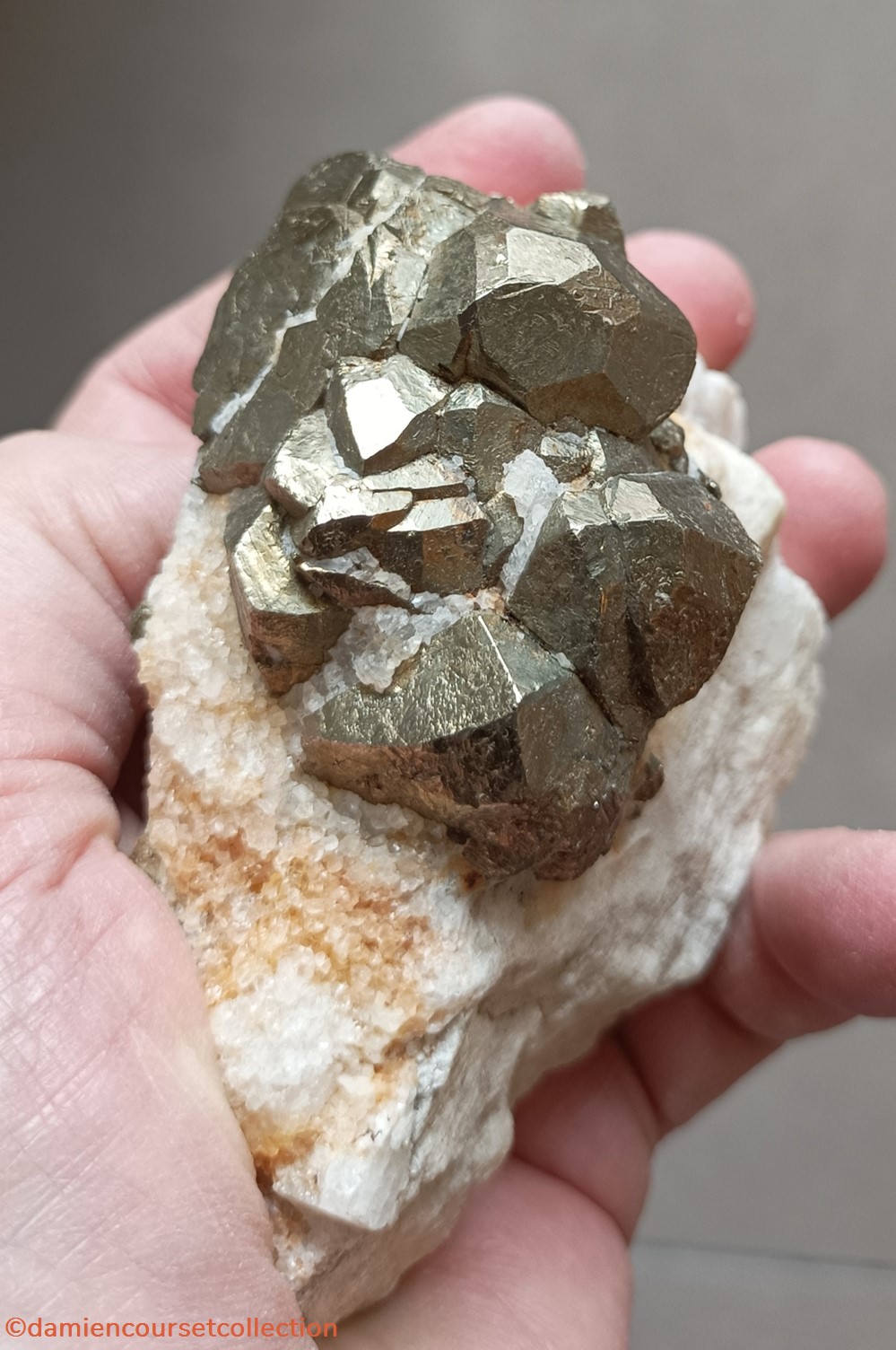 Pyrite de Luzenac (Ariège) 2 mineraux meteorites octaedrique pyrite de luzenac ariege