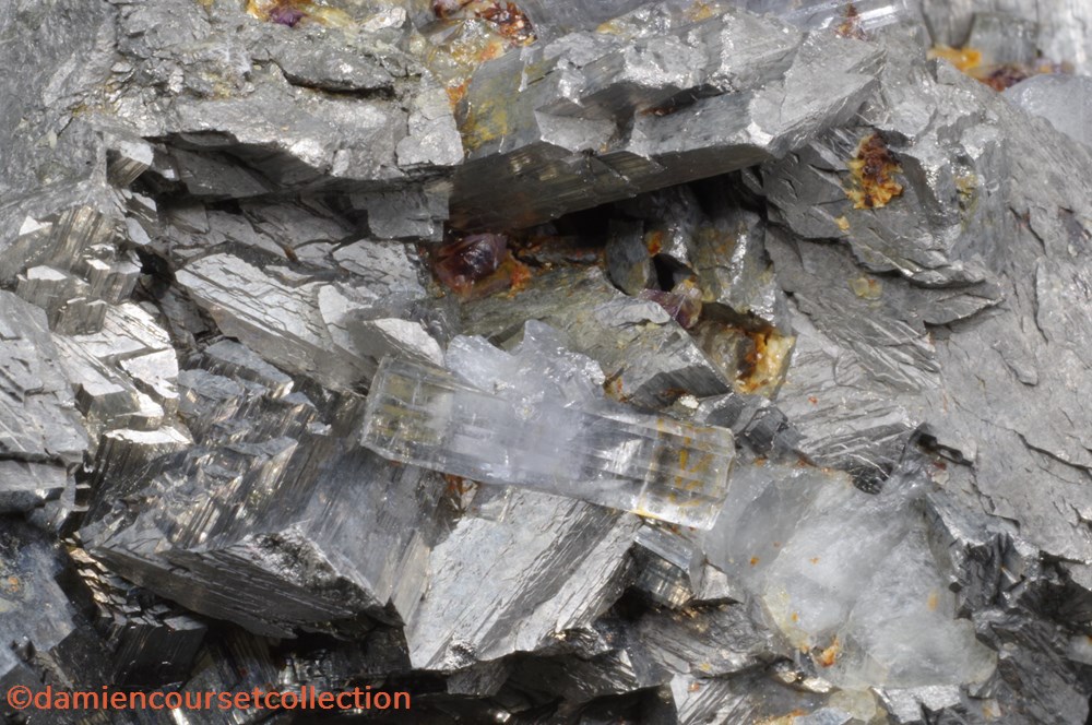 Apatite sur Arsénopyrite mineraux meteorites fluorapatite apatite sur arsenopyrite