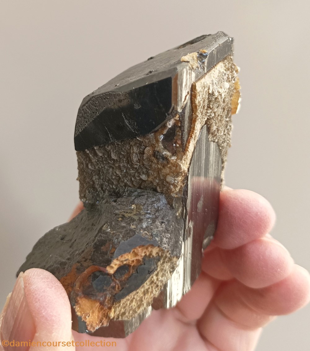 mineraux meteorites ferberite biterminee