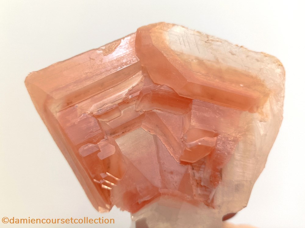 Calcite, Vaiges (Mayenne) mineraux meteorites macle calcite vaiges mayenne