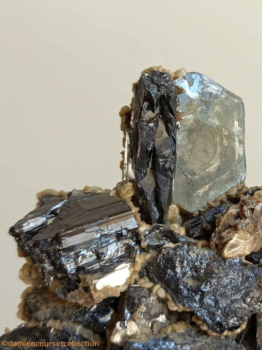 mineraux meteorites wolframite apatite et siderite