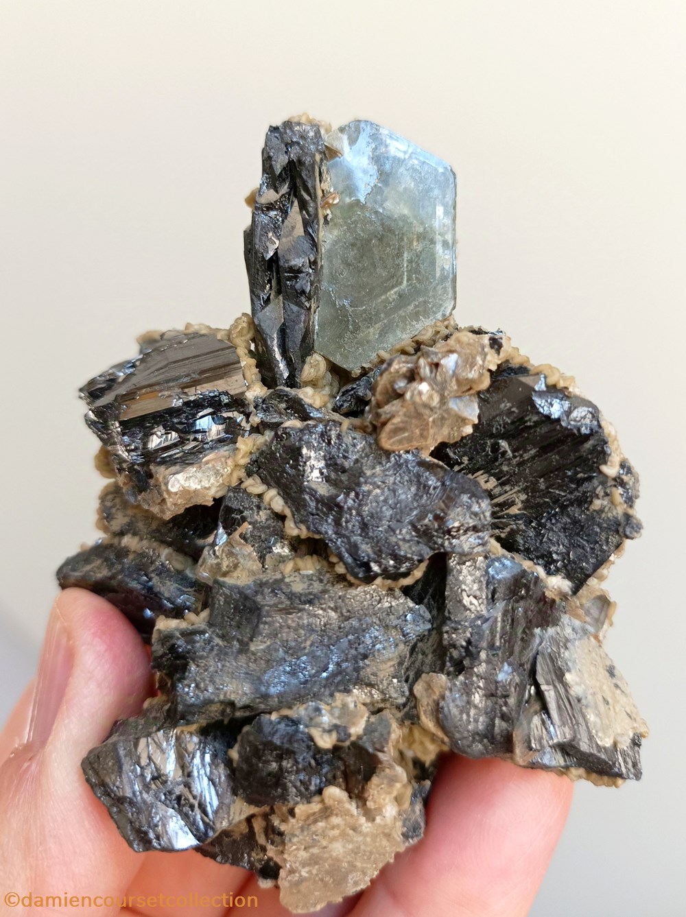 mineraux meteorites wolframite apatite et siderite