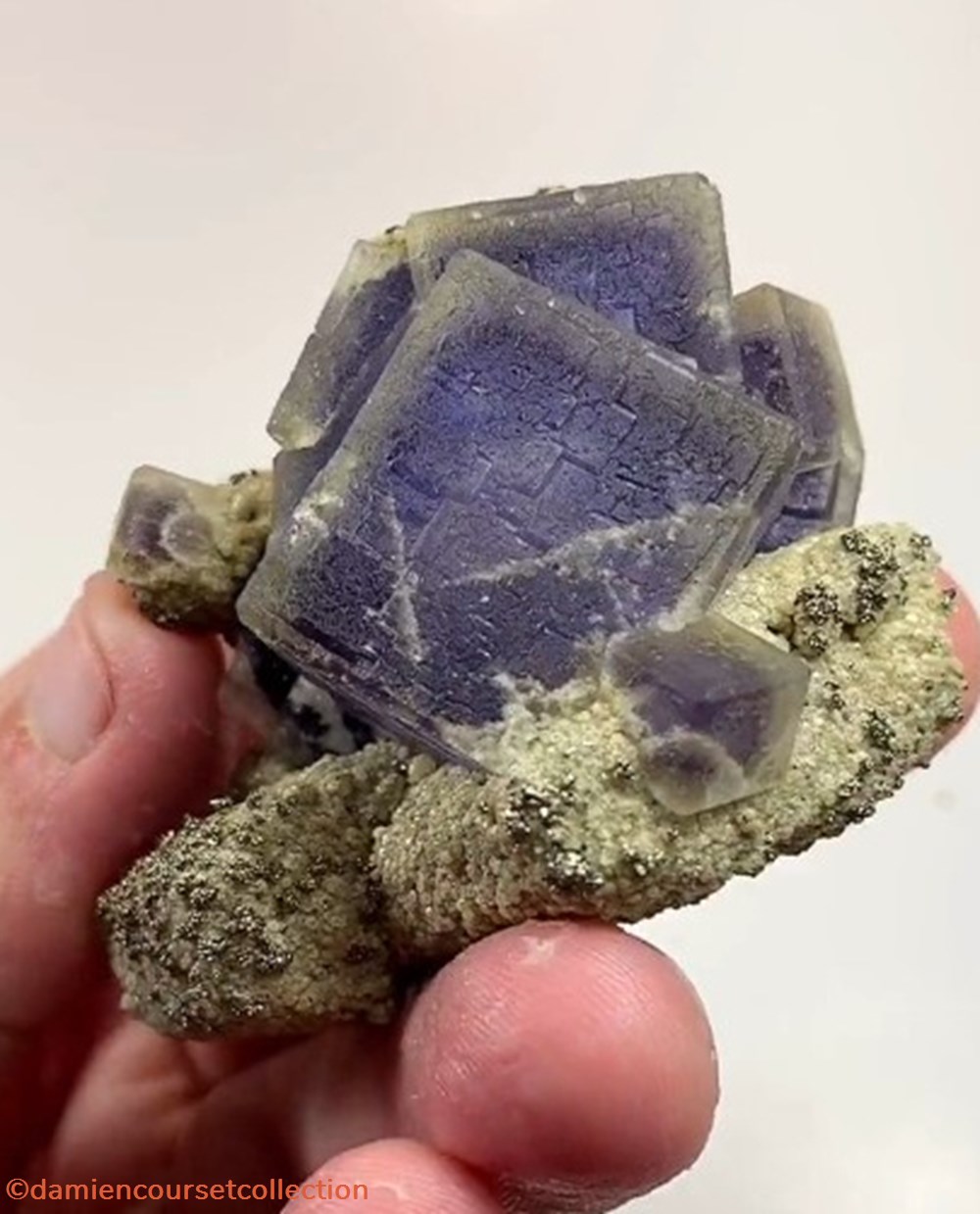 Fluorite, Sidérite, Wolframite et Pyrite 3 mineraux meteorite fluorite siderite wolframite et pyrite