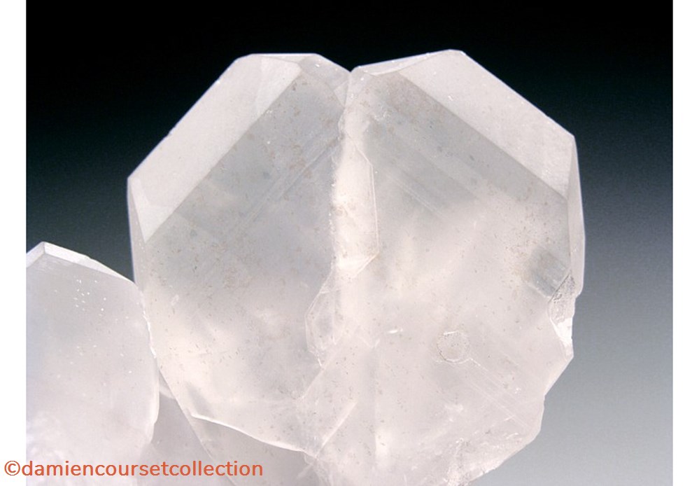 mineraux meteorite du japon quartz macle