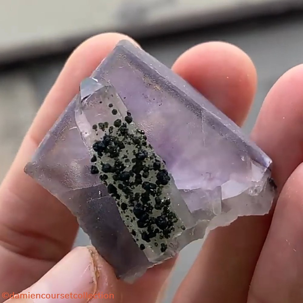 Fluorite et Quartz 2 mineraux meteorites fluorite et quartz