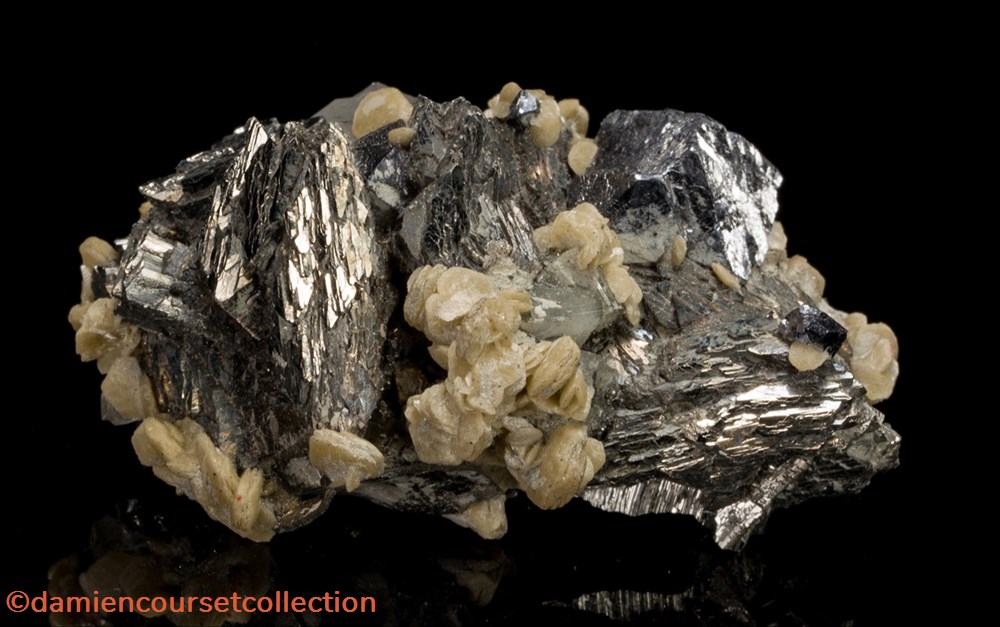 Galène de Panasqueira (ocatèdre complet de 1,6cm) 4 mineraux meteorites galene de panasqueira ocatedre complet de 1 6cm
