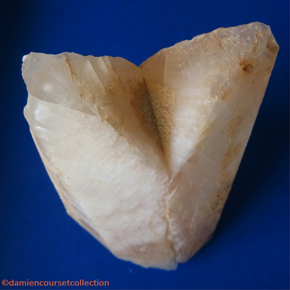 2 Calcites, Marquise (Pas-de-Calais) 4 mineraux meteorites macle 2 calcites marquise pas de calais