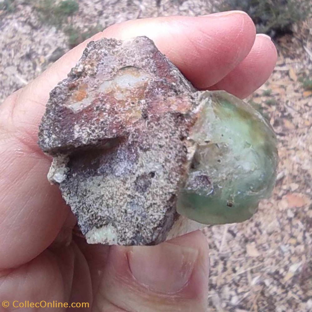 Microcline et Fluorite 4 mineraux meteorites macle microcline et fluorite