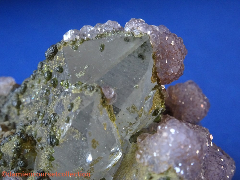 Fluorite, Clinochlore et Quartz 2 mineraux meteorites fluorite clinochlore et quartz